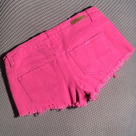 O’Neill distressed pink shorts new with tags 1 - Picture 2 of 5